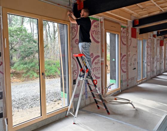 Escabeau utilisé pour des travaux d'isolation